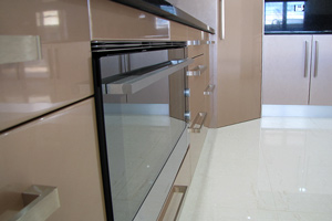 Gloss cabinets and drawers