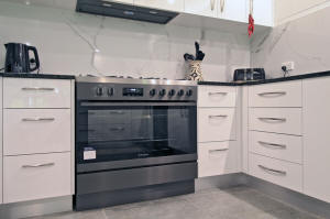 Large oven and flushline rangehood