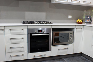 Pantry with slide out tandem box drawers